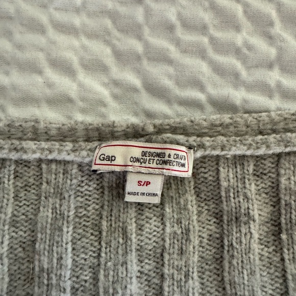 Gap V neck - Picture 3 of 3